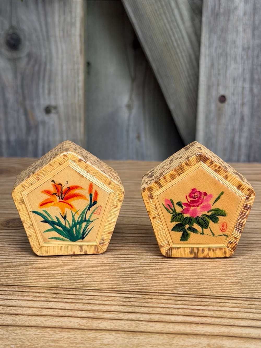 Vintage Mini Bamboo Straw Hexagonal Floral Trinket Boxes Red Pink Lining